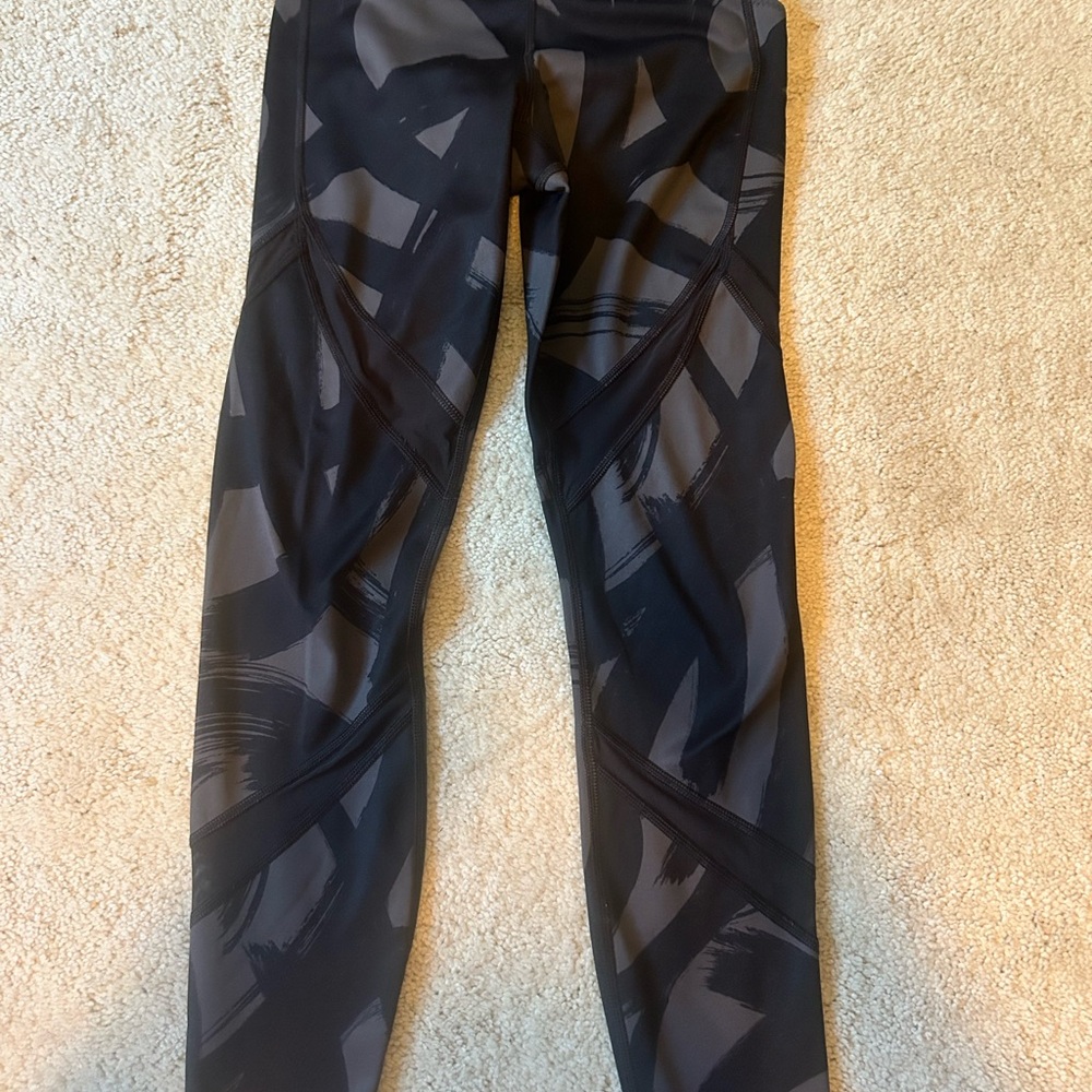 Athleta Black & Charcoal Tenacity 7/8 Tights